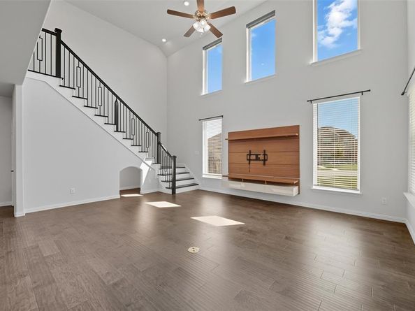 16900  Sophora Avenue , Justin Texas 76247