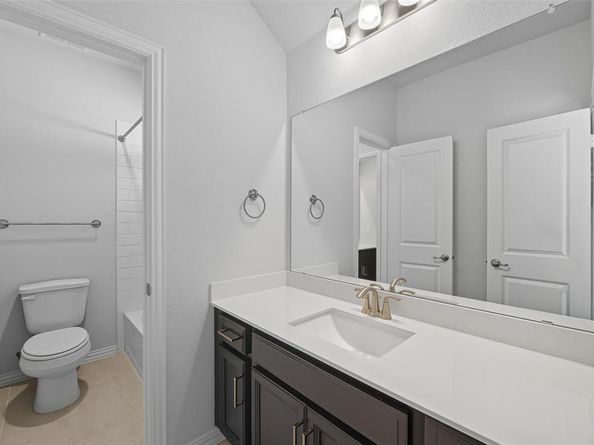 16900  Sophora Avenue , Justin Texas 76247