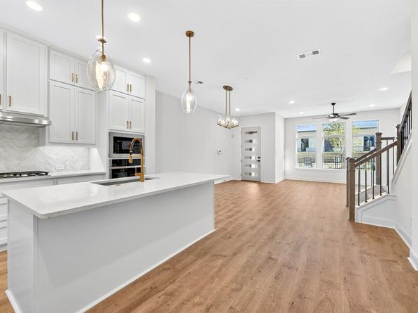 4843  Fuller Court  1202, Irving Texas 75038