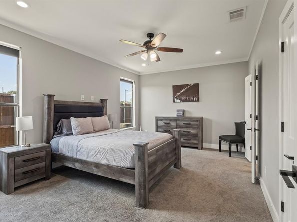 1900  Morris Street , Dallas Texas 75212
