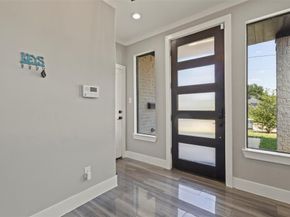 1900  Morris Street , Dallas Texas 75212