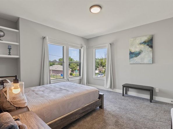1900  Morris Street , Dallas Texas 75212