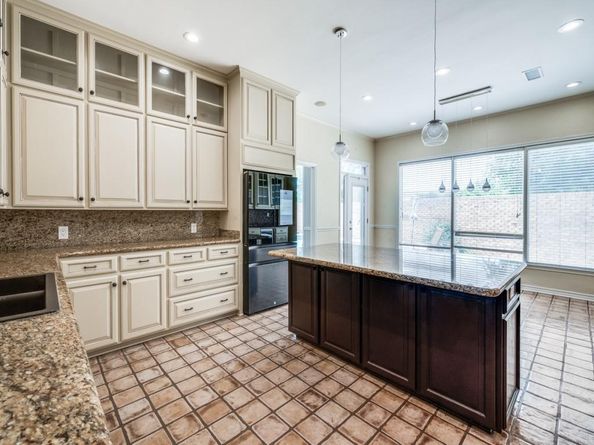 848 S Havenwood Lane S, Fort Worth Texas 76112