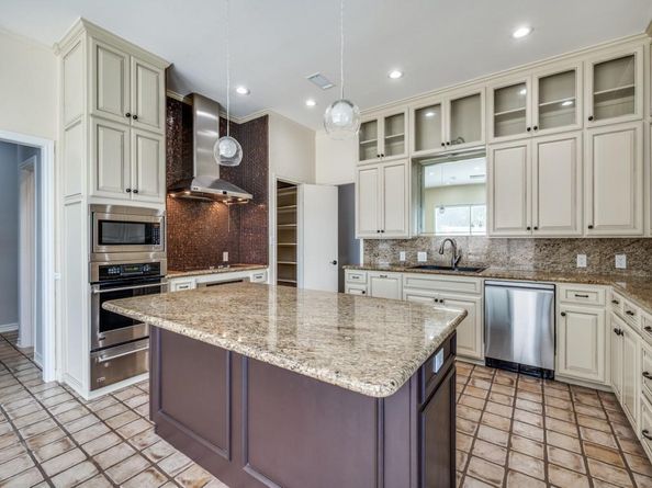 848 S Havenwood Lane S, Fort Worth Texas 76112