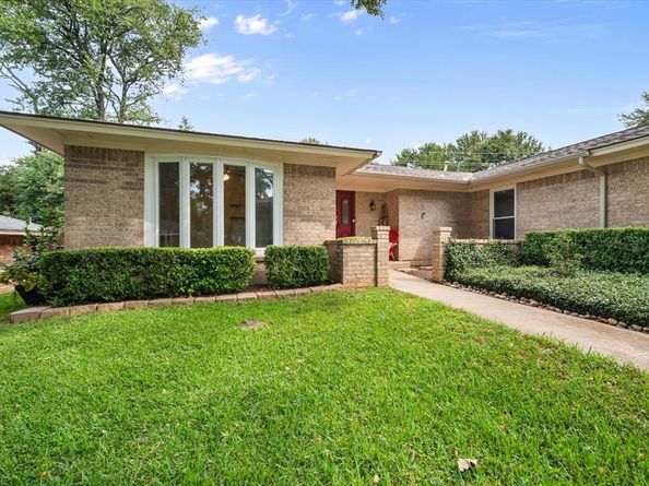 1113  Rusdell Drive , Irving Texas 75060