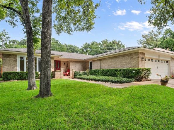 1113  Rusdell Drive , Irving Texas 75060