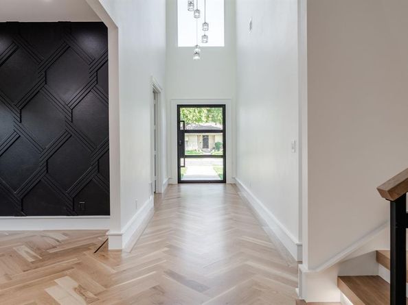 7503  Robin Road , Dallas Texas 75209