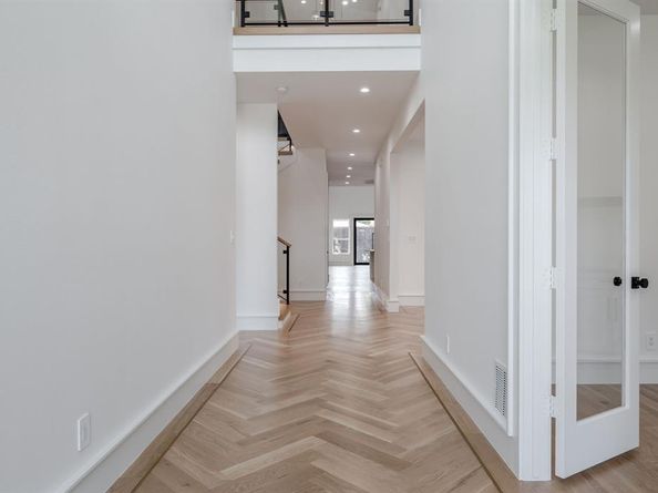 7503  Robin Road , Dallas Texas 75209