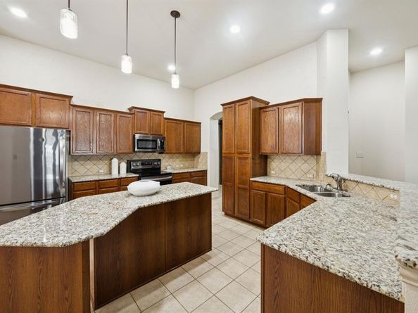 8109  Hickory Upland Drive , Fort Worth Texas 76131