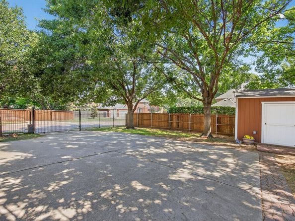1804  Southwicke Drive , Flower Mound Texas 75022