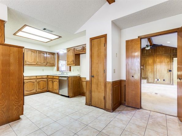 2204  Coleshire Drive , Plano Texas 75075
