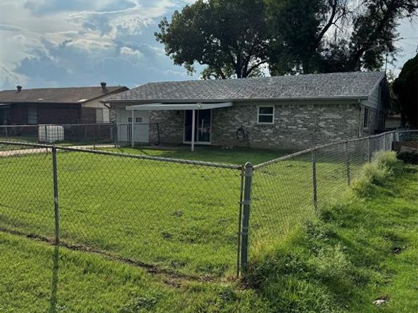 926  Malibu Drive , Garland Texas 75043