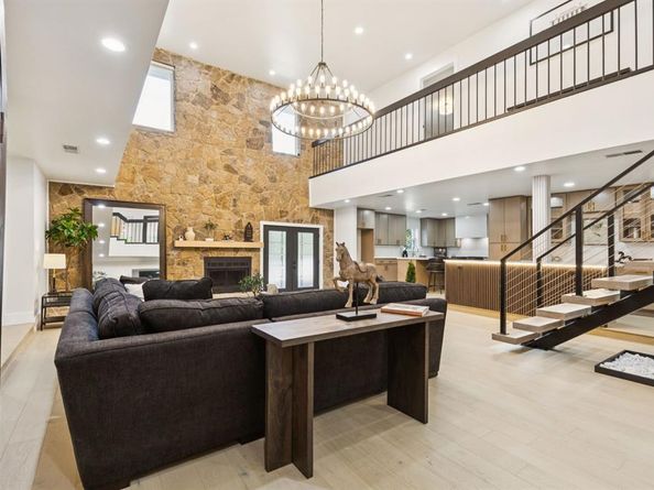 4216  Kelly Elliott Road , Arlington Texas 76016