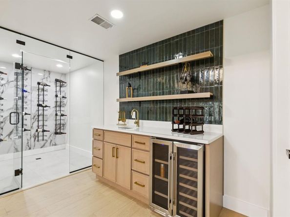 4216  Kelly Elliott Road , Arlington Texas 76016