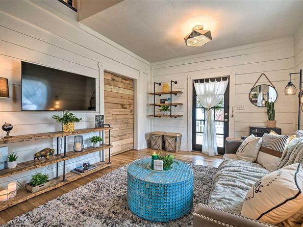 1460 W Allen Avenue , Fort Worth Texas 76110
