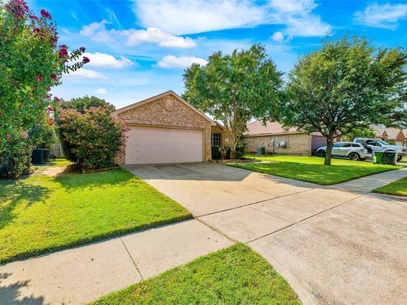 2324  Mainsail Lane , Arlington Texas 76002