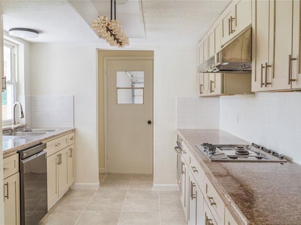 1214  Merrimac Trail , Garland Texas 75043