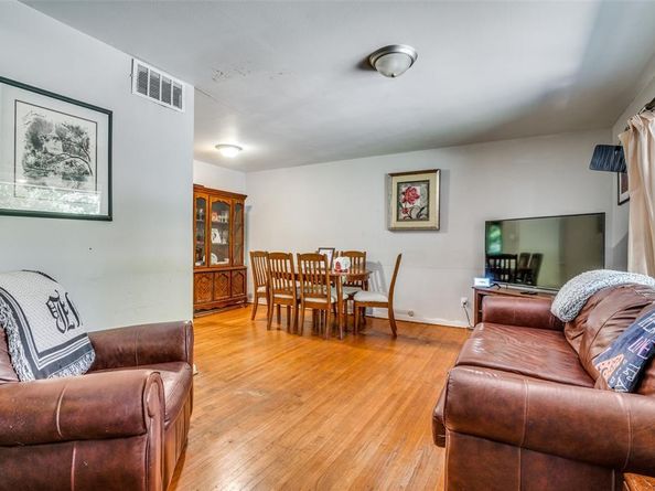 2622  Bonnywood Lane , Dallas Texas 75233