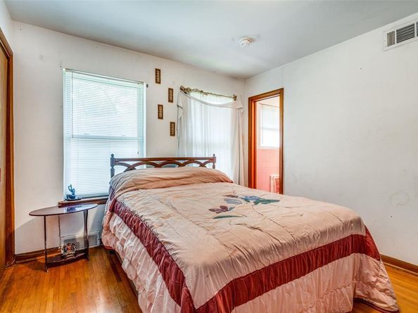 2622  Bonnywood Lane , Dallas Texas 75233
