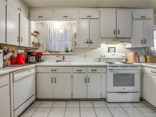 2622  Bonnywood Lane , Dallas Texas 75233