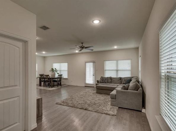 4627  Raleigh Dalton Road , Dallas Texas 75227