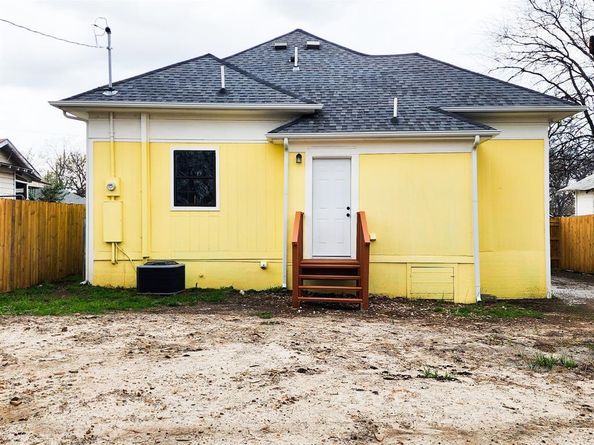 1532 E Myrtle Street , Fort Worth Texas 76104