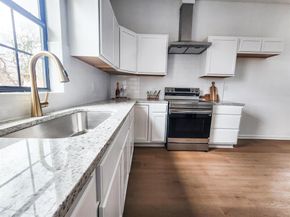 1532 E Myrtle Street , Fort Worth Texas 76104