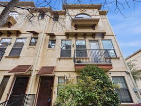 1020  Pavillion Street , Dallas Texas 75204