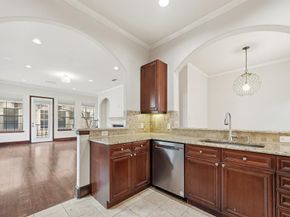 1020  Pavillion Street , Dallas Texas 75204