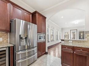 1020  Pavillion Street , Dallas Texas 75204