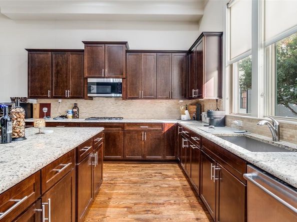 2171  Helsminster Drive , Dallas Texas 75201