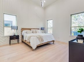 1307  Valley Street , Dallas Texas 75203