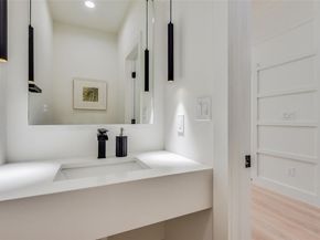 1307  Valley Street , Dallas Texas 75203