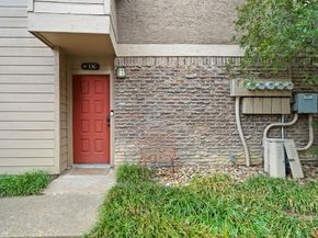 5200  Martel Avenue  13C, Dallas Texas 75206