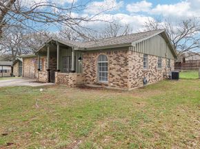 413  Glenhaven Drive , Azle Texas 76020