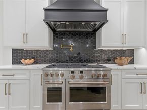 7503  Robin Road , Dallas Texas 75209