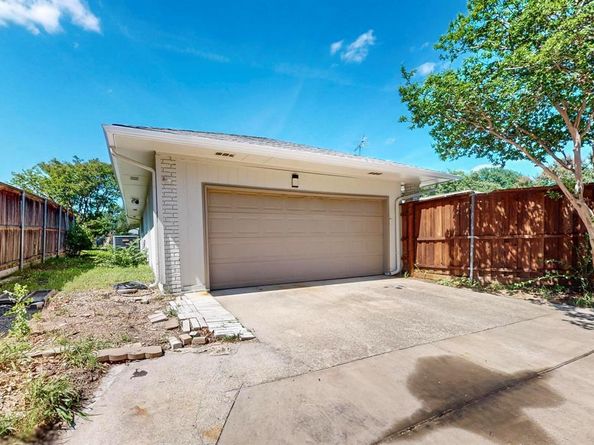 7116  Town Bluff Drive , Dallas Texas 75248