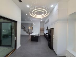 2812  Almanzor Avenue , Irving Texas 75062