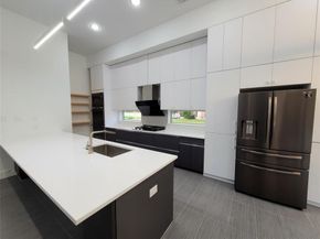 2812  Almanzor Avenue , Irving Texas 75062