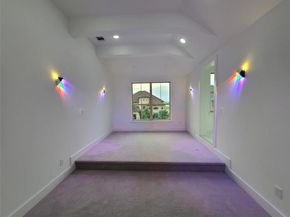 2812  Almanzor Avenue , Irving Texas 75062