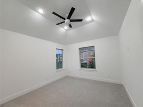 2812  Almanzor Avenue , Irving Texas 75062