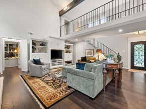 907  Loch Lomond Drive , Arlington Texas 76012