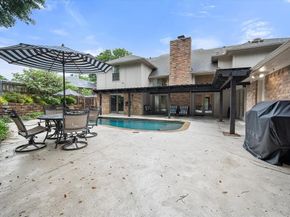907  Loch Lomond Drive , Arlington Texas 76012