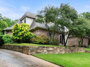 907  Loch Lomond Drive , Arlington Texas 76012