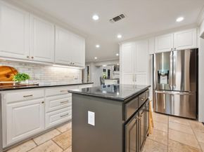 907  Loch Lomond Drive , Arlington Texas 76012