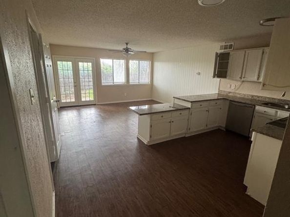 912  Navasota Drive , Garland Texas 75040