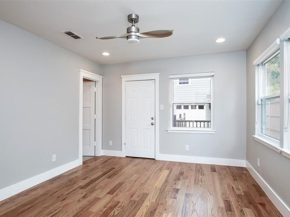 5120  Maple Springs Boulevard , Dallas Texas 75235