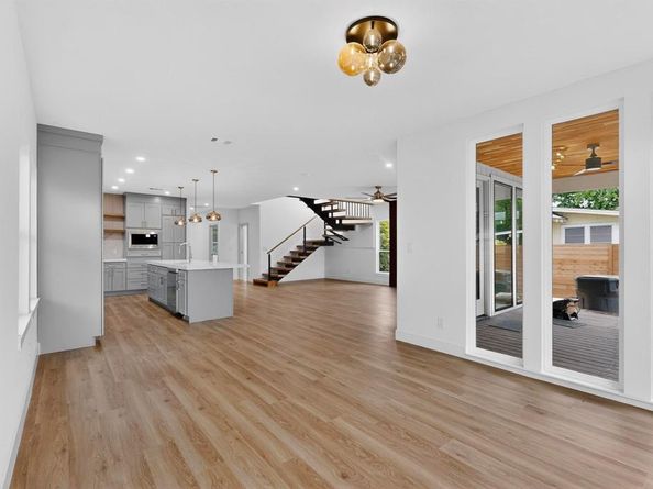 514 S Marlborough Avenue , Dallas Texas 75208
