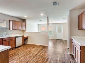 321  Silver Lake Trail , Fort Worth Texas 76140