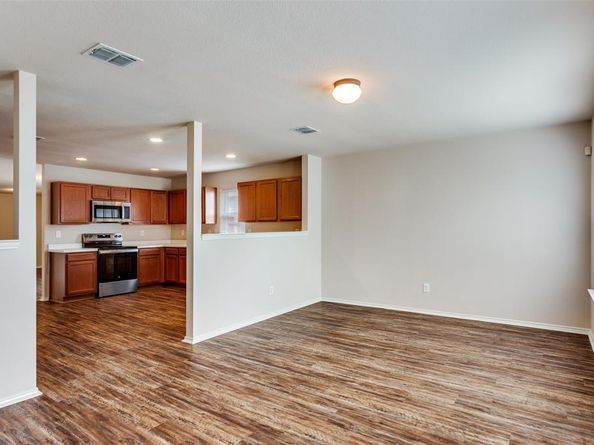 321  Silver Lake Trail , Fort Worth Texas 76140